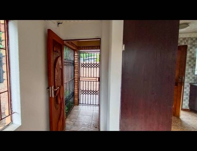 3 BEDROOM HOUSE FOR SALE IN PHILIP NEL PARK